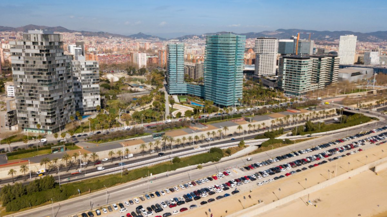 Comprar vivienda en Sant Martí: modernidad, playa y barrios en transformación