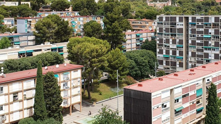 Comprar vivienda en Montbau: historia social, pertenencia y retos urbanos