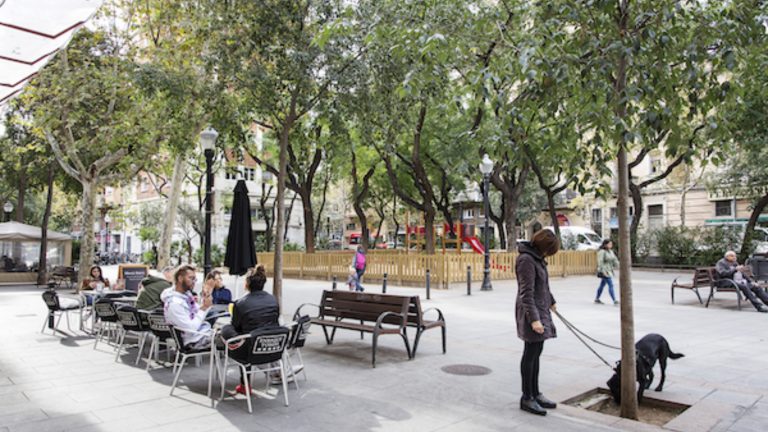 Comprar vivienda en Camp de l’Arpa del Clot: un tesoro residencial a la luz del sol