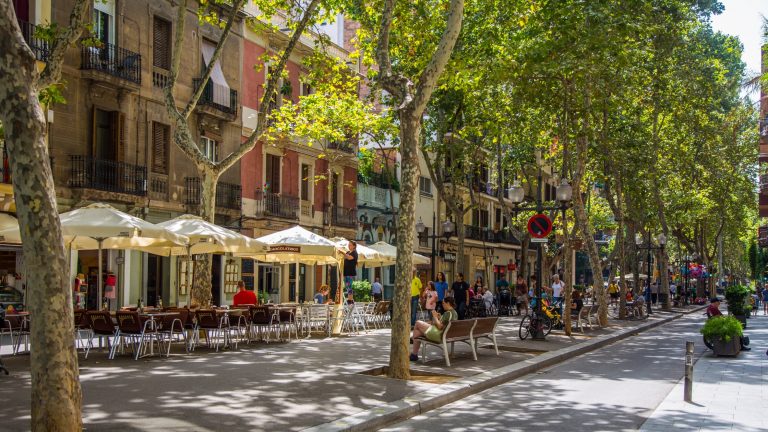 Comprar vivienda en Poblenou: cosmopolitismo, playas urbanas y vida a gusto